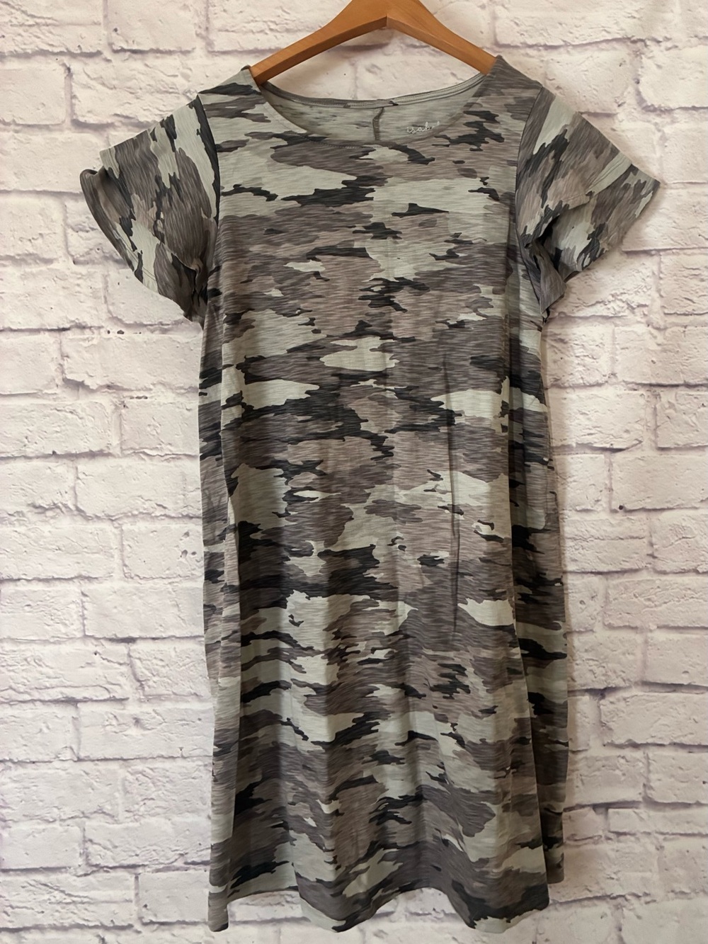 Isabel Maternity by Ingrid & Isabel Women’s Short Sleeve Camo Dress - XS